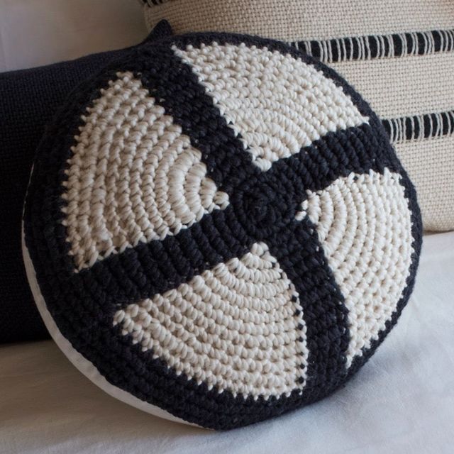 Round Crochet Cushion in Black & Natural wool Cosmo Tierra