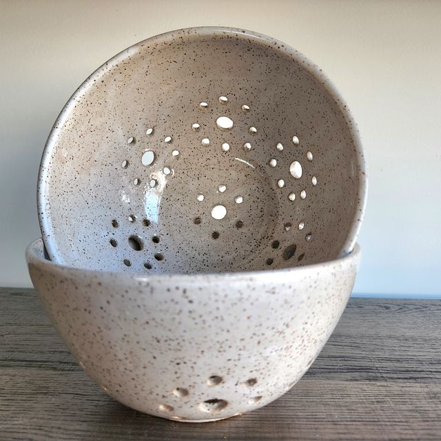Berry Bowl - Speckled White