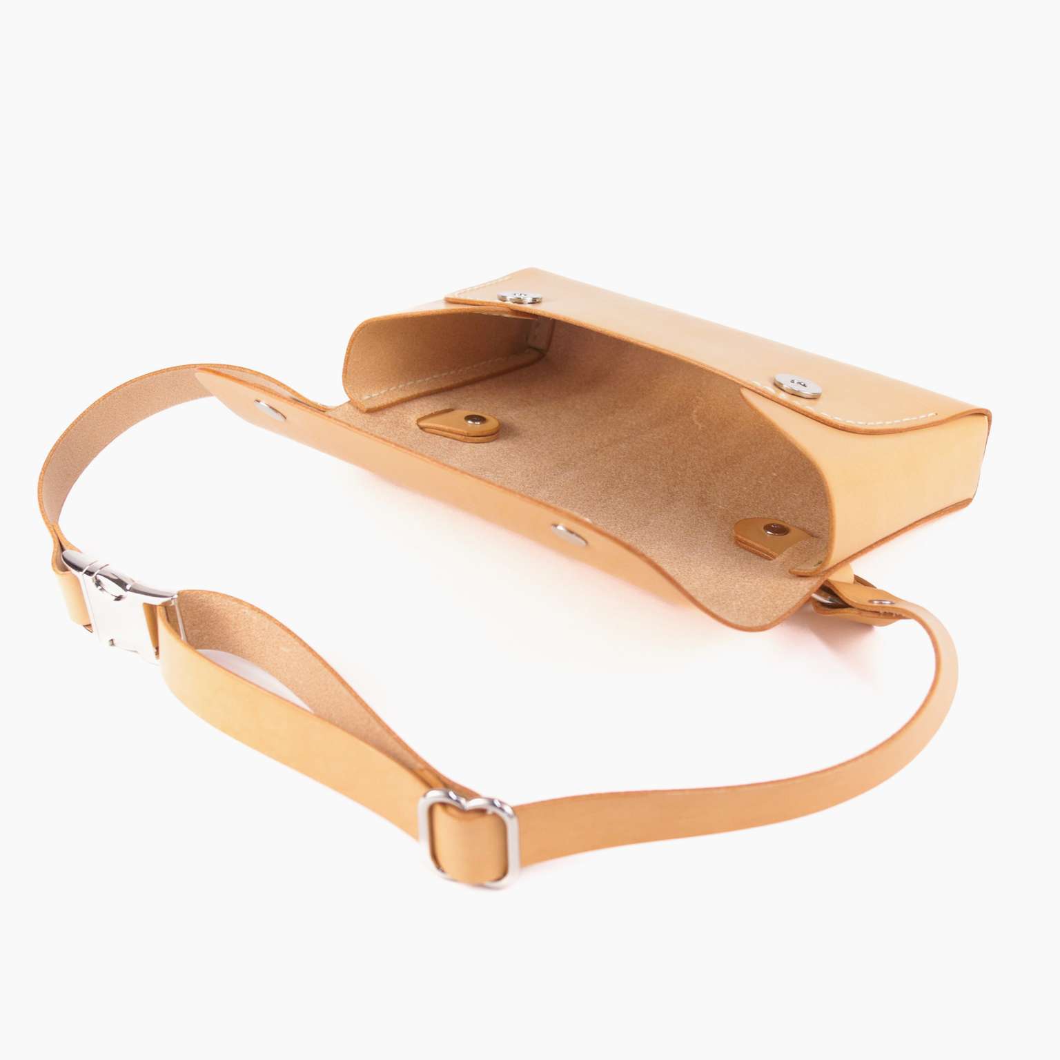 Carlile Sling Bag: Natural