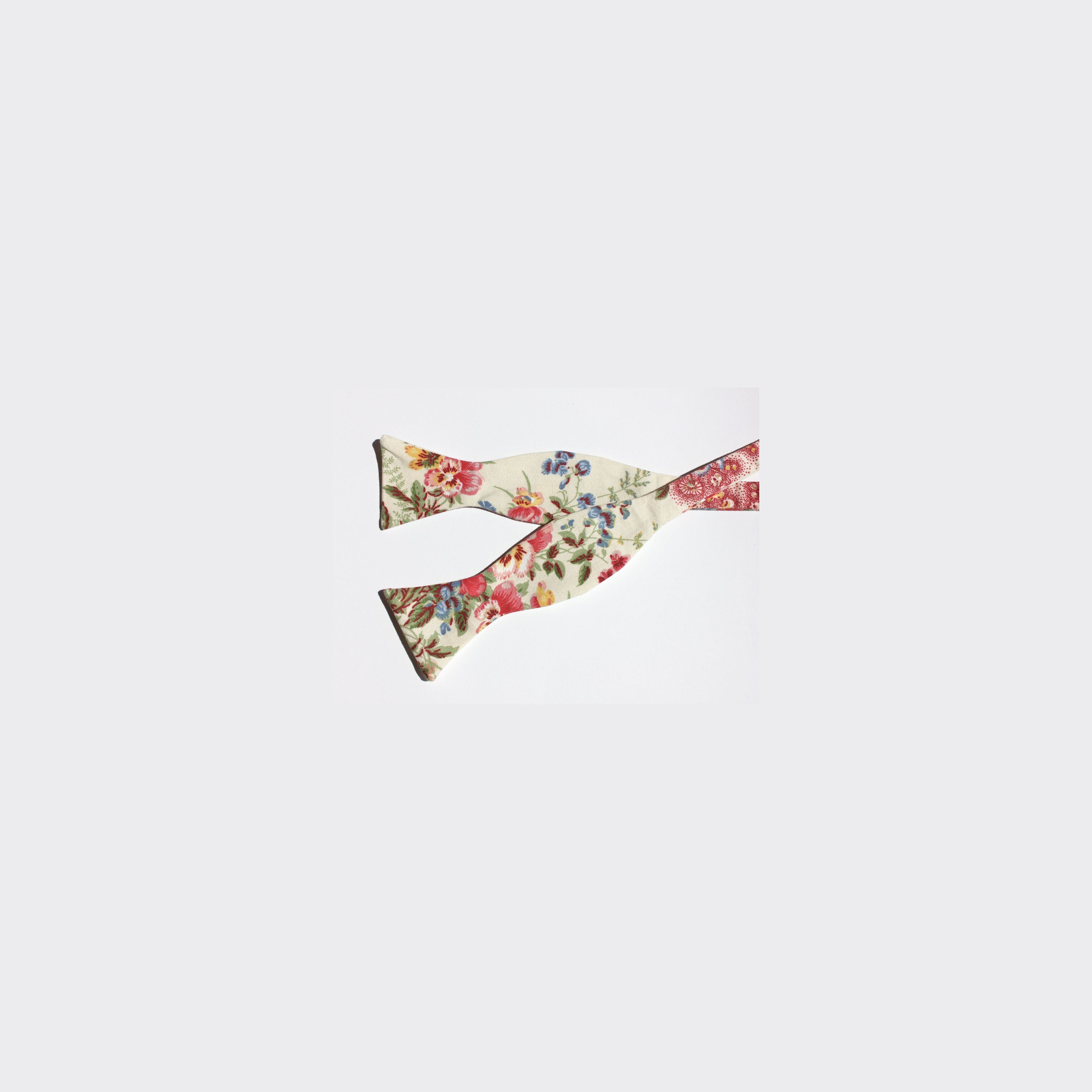 Cream Pansy Floral Bow Tie & Pocket Square Gift Set