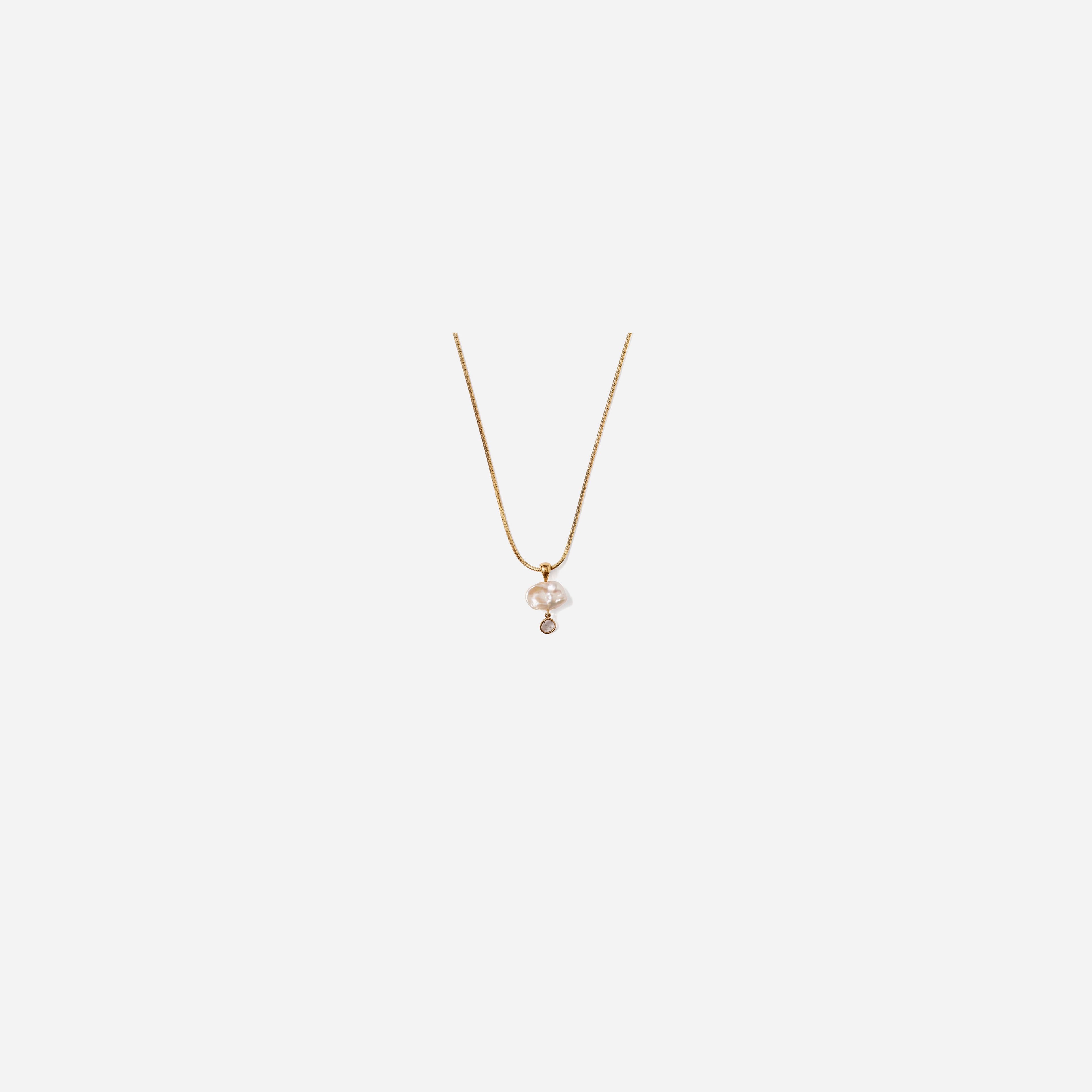 Hilo Pearl and Diamond Necklace Gold