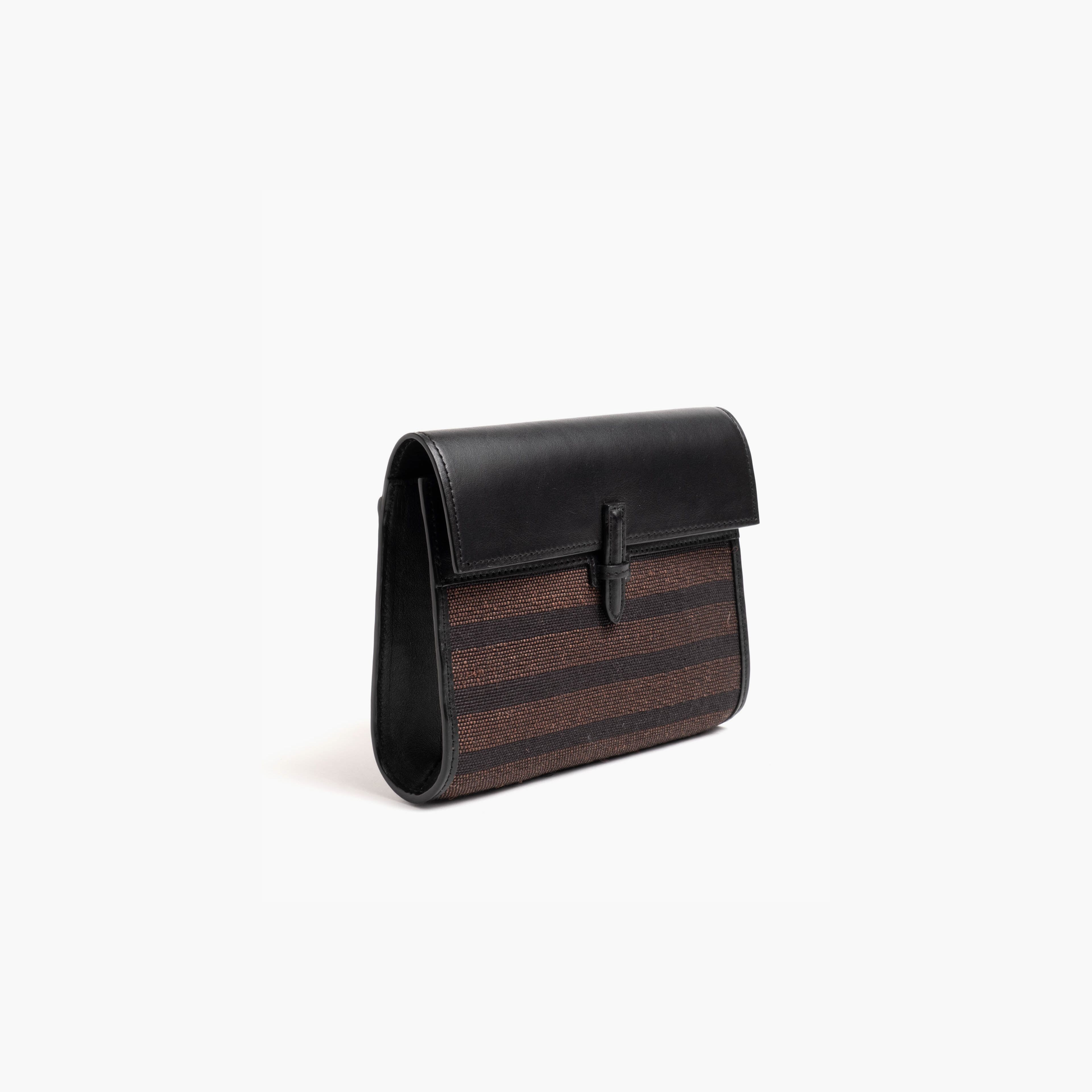 The Small Soft Clutch in Woven Fique