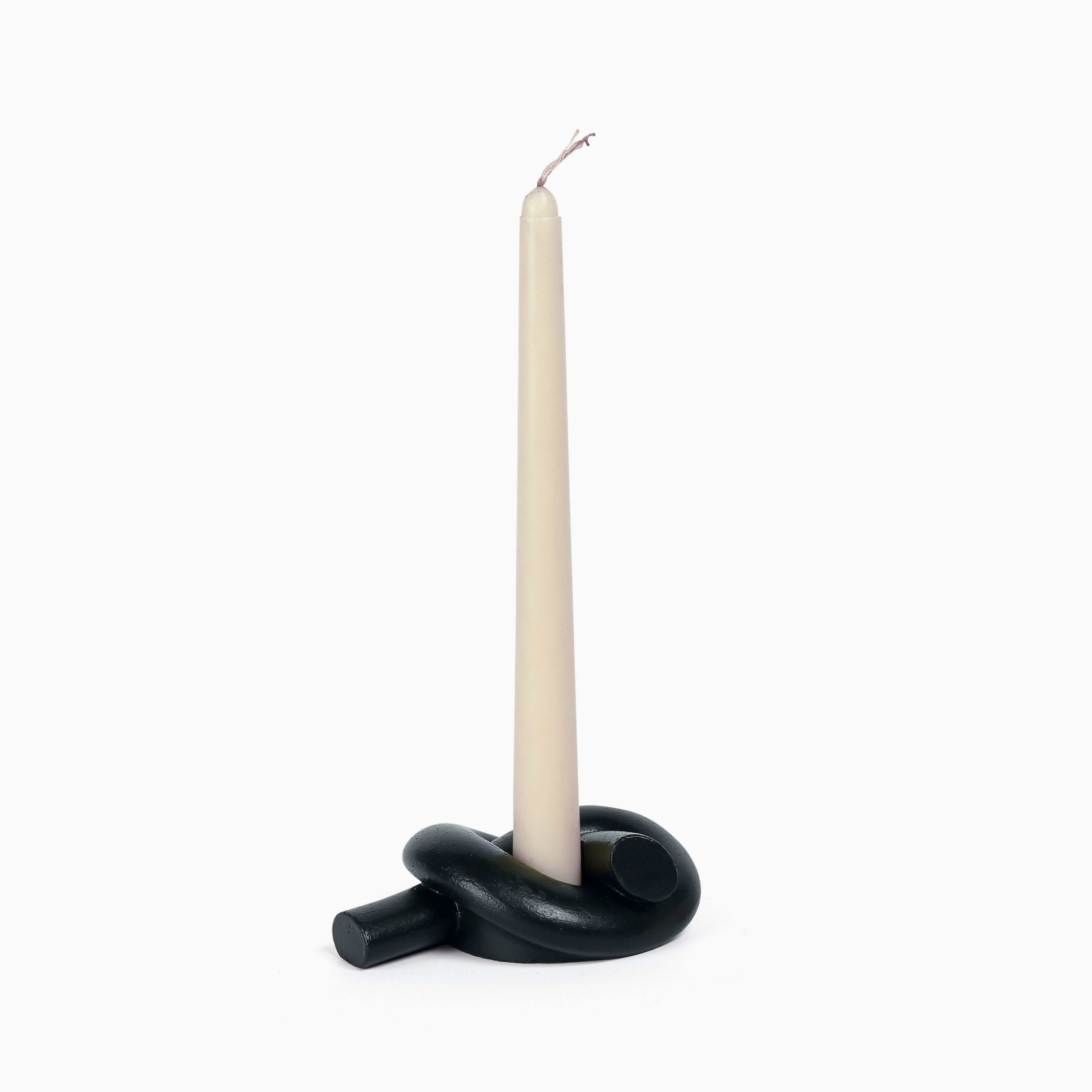 Aesthetic Style Knot Concrete Candle Holder -Black, 1x3.2x4.5 Inch