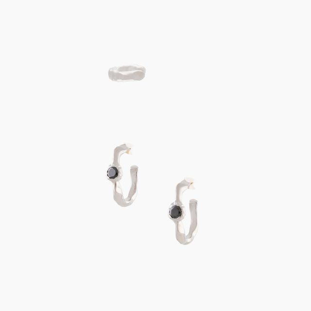 White Rhodium Ear-Set With Black Spinel Stone