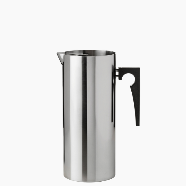 Arne Jacobsen serving jug 67.6 oz