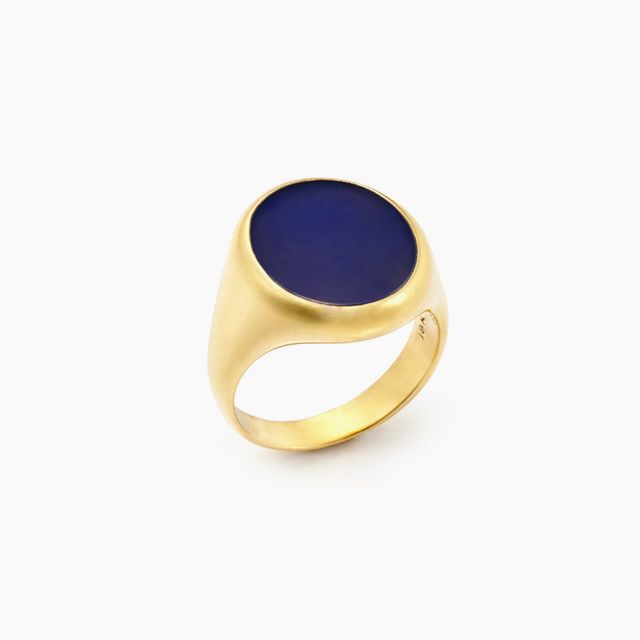 The Blue Onyx Signet Ring in 18kt Gold